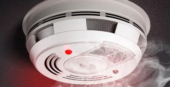 Installed smoke detector providing reliable fire detection in Lakeland, FL